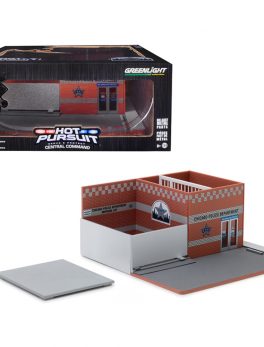 Hot Pursuit Central Command City of Chicago Police Department (CPD) Mechanic's Corner Series 4 Diorama for 1/64 Scale Models by Greenlight 57041