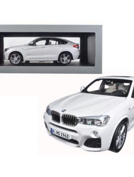 BMW X4 (F26) Mineral White 1/18 Diecast Model Car by Paragon 97093