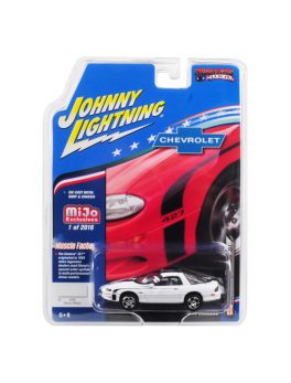 2002 Chevrolet Camaro ZL1 427 White Muscle Cars USA Limited Edition to 2016 pieces Worldwide 1/64 Diecast Model Car by Johnny Lightning JLCP7139