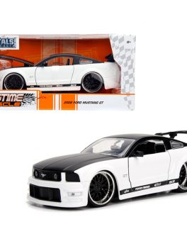 2006 Ford Mustang GT White with Black Top 1/24 Diecast Model Car by Jada 99973